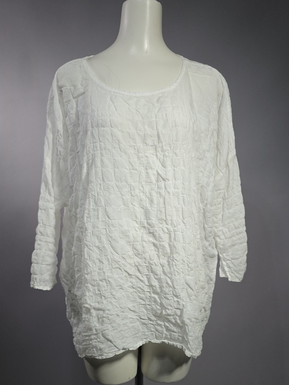 CP Shades White Textured Scoop-Neck Tunic R6